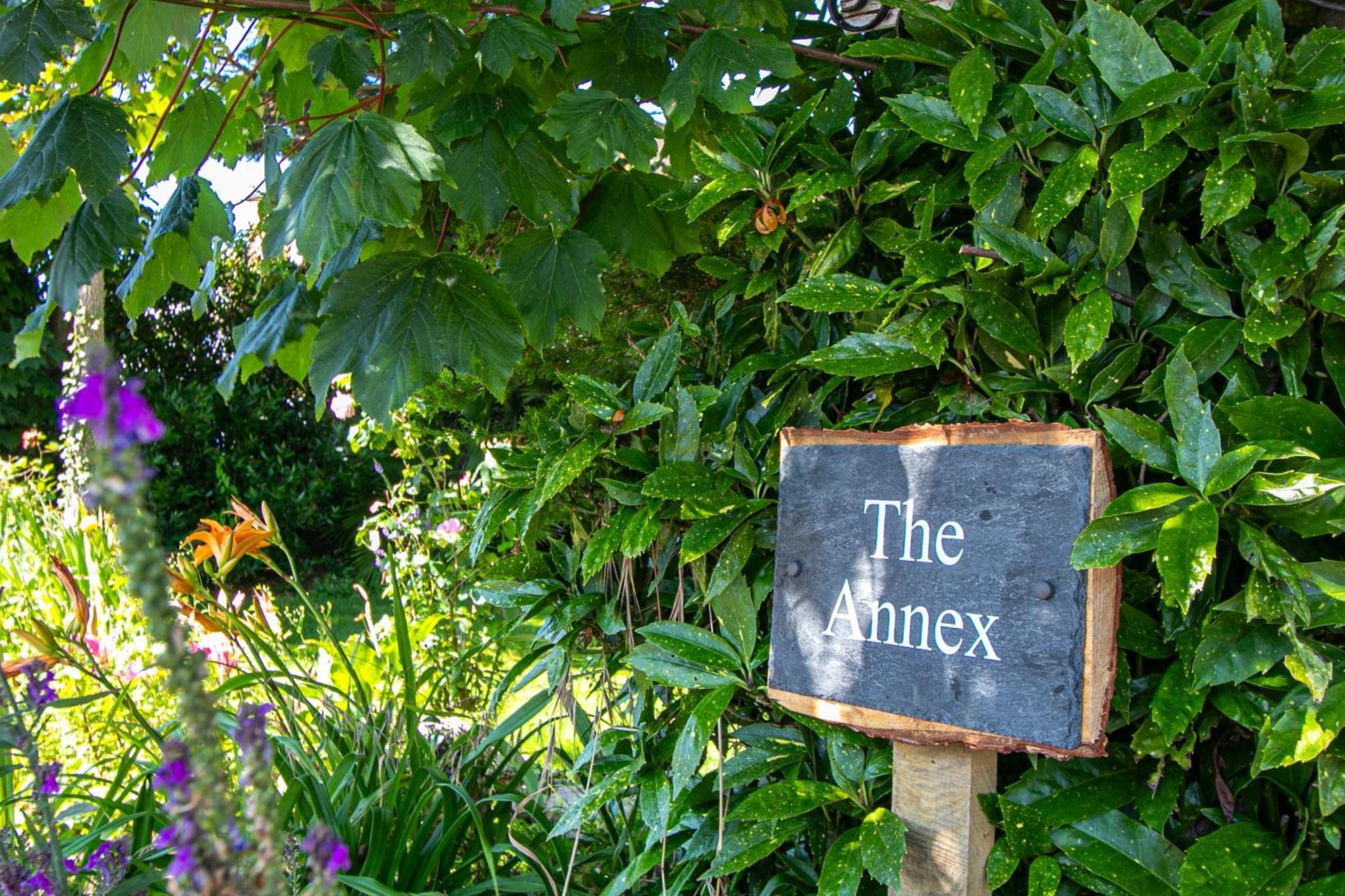 The Annex: Beachfront Luxury with Pet-Friendly Patio Bournemouth Exterior photo